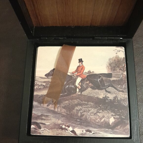 VTG "Tally Ho" Fox Hunt Coasters in Wooden Box - Picture 2 of 3